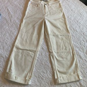 Denim co frayed hem, high rise , capris jeans, Off white